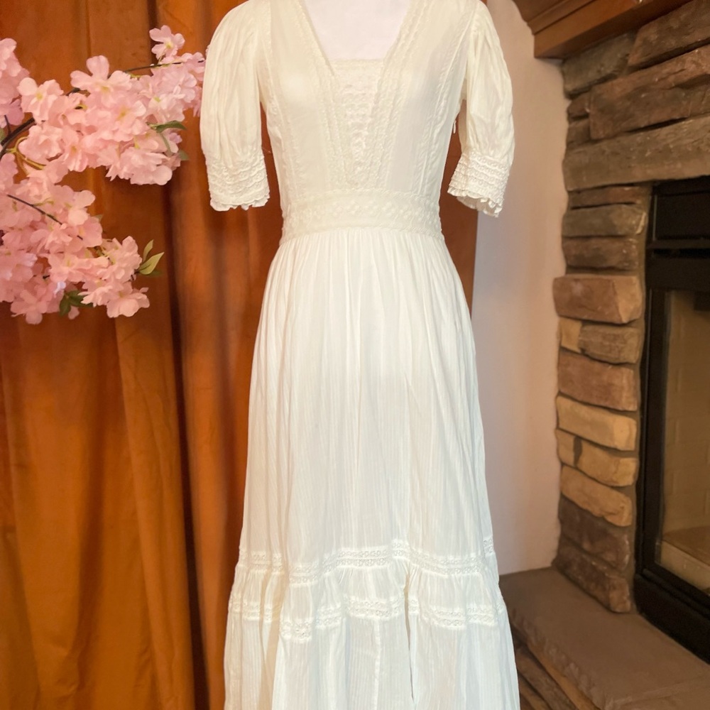 Reformation Betsie Lace Detail Organic Cotton Midi Dress in ivory.
